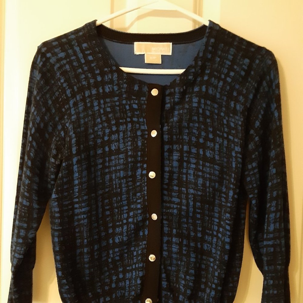 Women's sweater